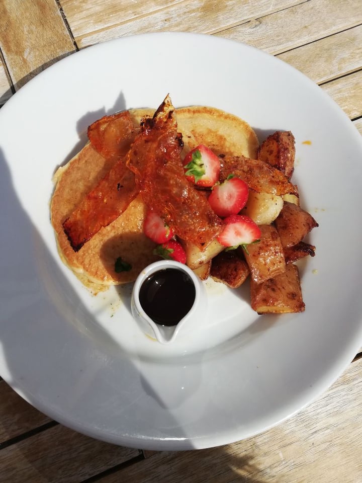 review photo of Little Green Social - Vegan restaurant Canadian Breakfast shared by @hellsrocknroll on 10 Sep 2019 - review