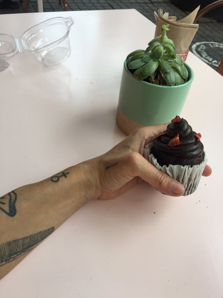 review photo of LA OTILIA Gluten Free Bakery Cupcake Vegano shared by @latats on 12 Feb 2020 - review