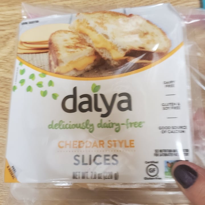photo of Daiya Cheddar Style Slices shared by @alliexbunn on  04 Nov 2020 - review