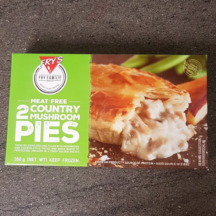photo of Fry's Family Food 2 Country Mushroom Pies shared by @veganbakesandbites on  12 Mar 2021 - review