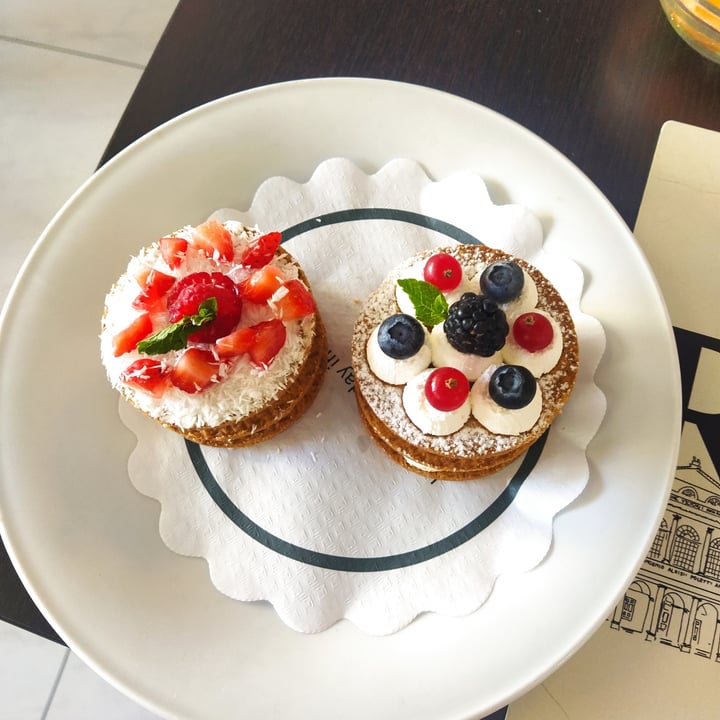 review photo of Hotel Augustus Dolcetto con panna shared by @giupa on 07 Aug 2022 - review