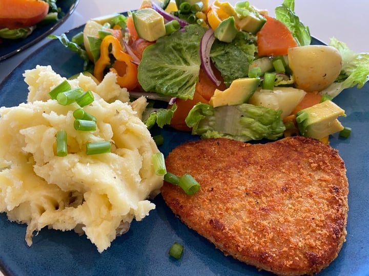 photo of Vegie Delights Tender Crumbed Schnitzel shared by @juztinebale on  13 Mar 2020 - review