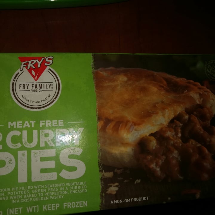 photo of Fry's Family Food 2 Curry Pies shared by @elnaveg on  01 Mar 2021 - review