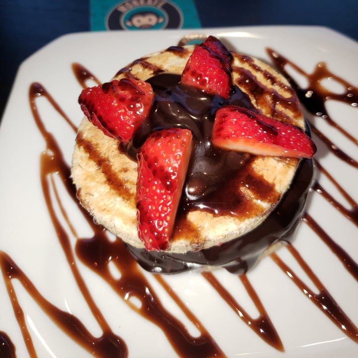 review photo of Monkafé Cafeteria pancake vegano Morango Com Brigadeiro Cremoso shared by @alessandraoliveira on 11 Nov 2022 - review