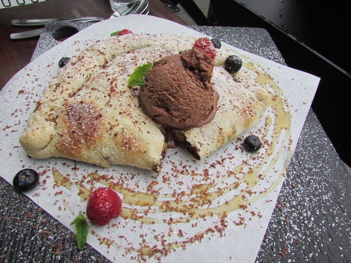 photo of Virtuous Pie “Sweet dreams” (breakfast calzone) shared by @sistervegans on  16 Jul 2018 - review