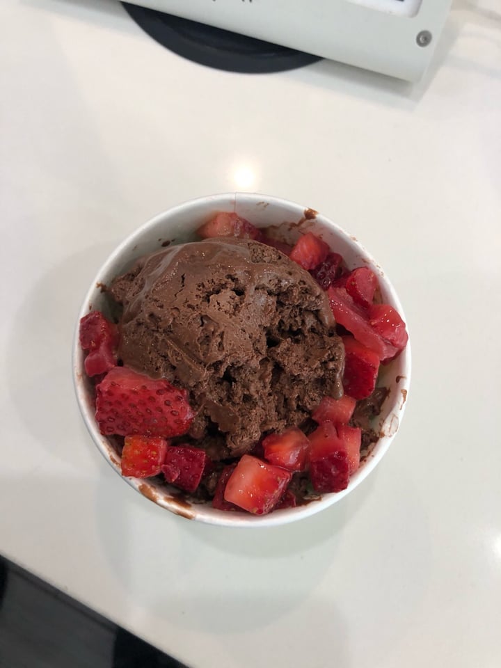 photo of Creamistry ‘‘This was a plant based  ice cream. There are a number of flavors and you can build your own. shared by @vinodthan108 on  16 Mar 2019 - review