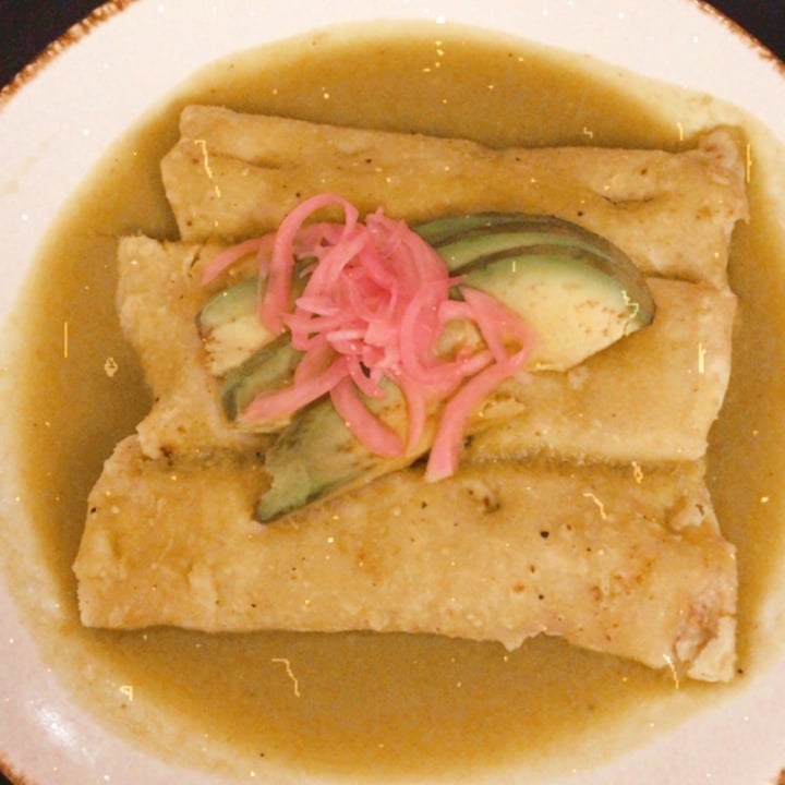 photo of CINCO by rodavento Enchiladas Naturales shared by @estefaniagoram on  13 Oct 2020 - review