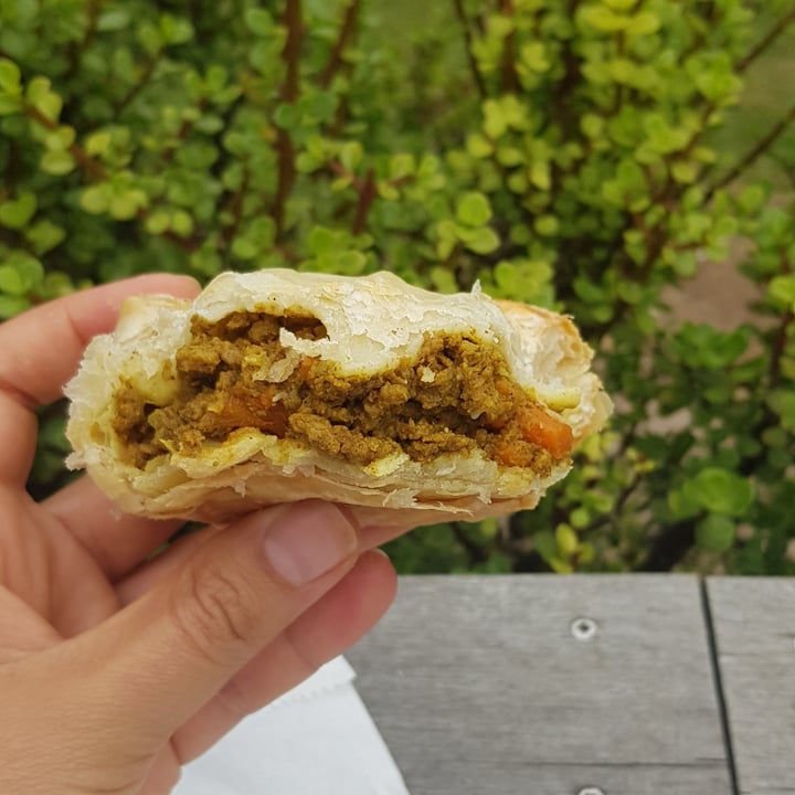 photo of Peregrine Farm Stall Vegan Bobotie Pie shared by @johdeigh on  10 Jan 2021 - review