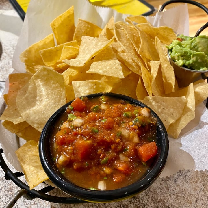 photo of The Tortilla Press Chips & Salsa shared by @curvycarbivore on  24 Oct 2021 - review