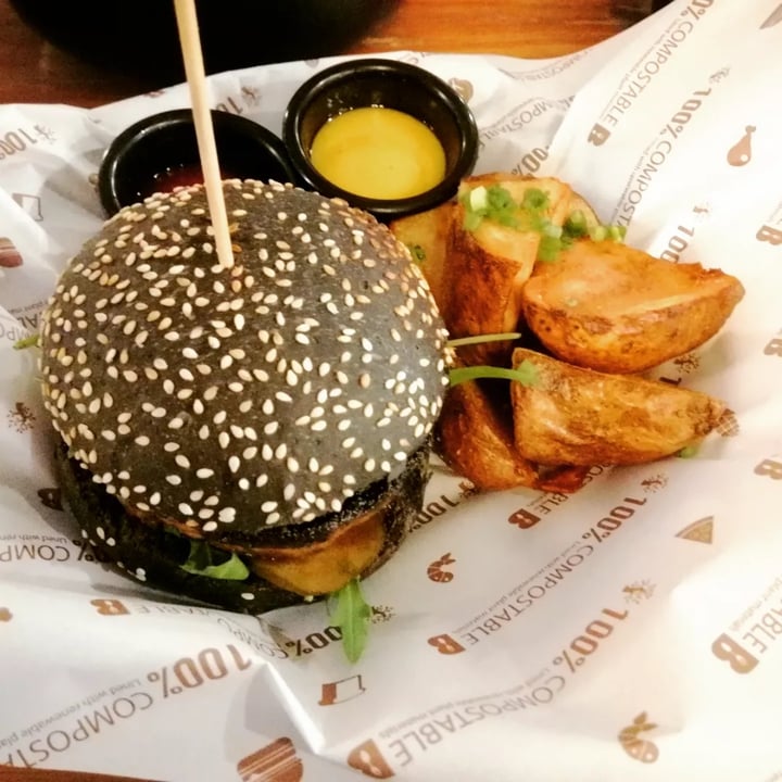 photo of Genius Central Singapore Portobello Mushroom Burger (Veganized) shared by @celest87 on  12 Mar 2022 - review