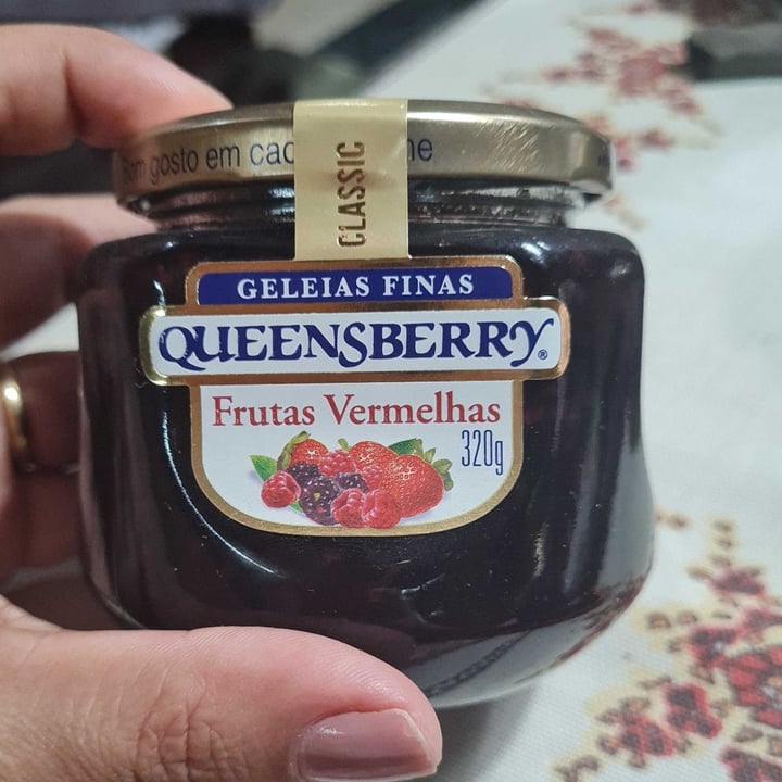 photo of Queensberry Geleia de frutas vermelhas shared by @daniconde21 on  25 Apr 2022 - review