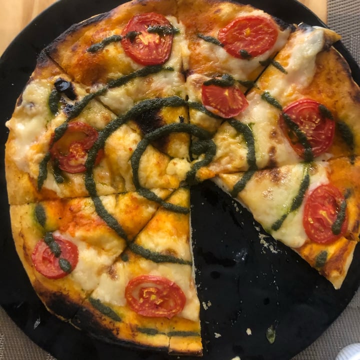 photo of Vegan Inc. Miyana Polanco Pizza Margarita shared by @basedoncaffeine on  14 Jun 2022 - review