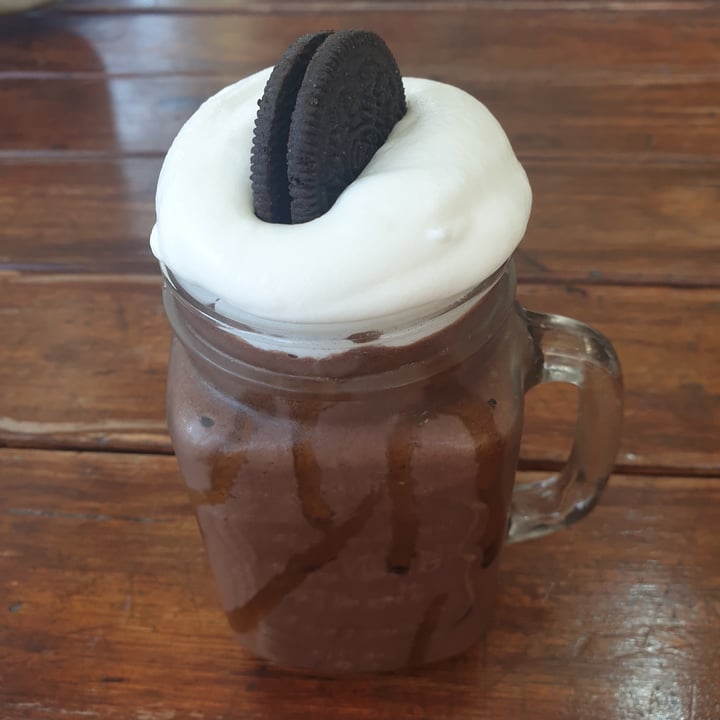 photo of Oh My Soul Cafe Chocolate P&B Cup Shake shared by @ullu on  12 Jun 2022 - review