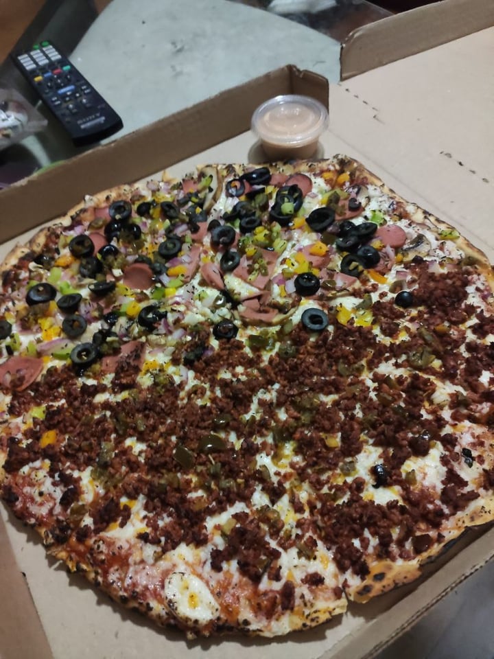 review photo of Ixteriolo's Pizza Cheddarella shared by @judamy on 16 Jan 2020 - review