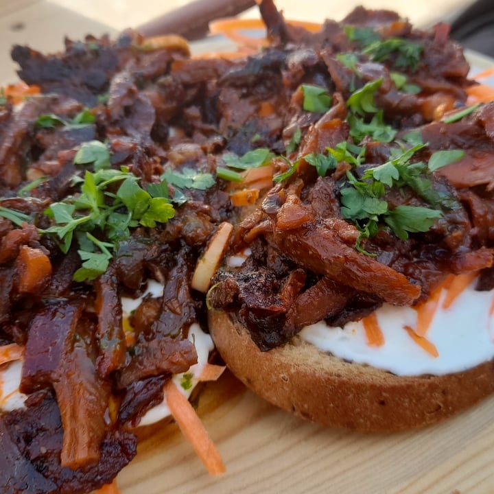 photo of Entre Pedras Café Bar Vegano Tostas De Pulled Pork shared by @abigail2020 on  05 Apr 2021 - review