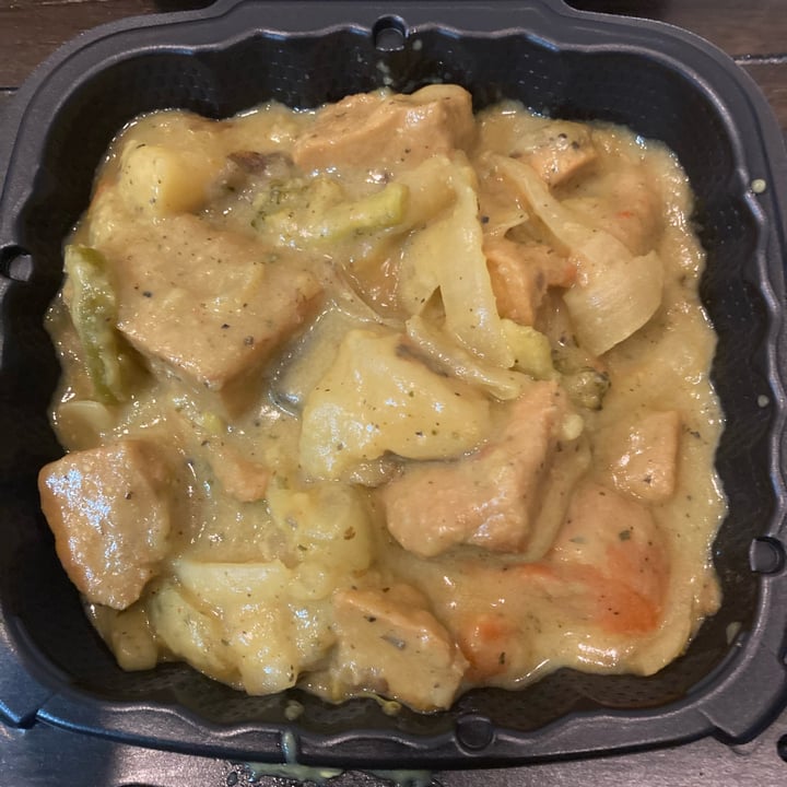 photo of THE LAND of KUSH Curry Chicken shared by @avecdeschiens on  01 May 2022 - review