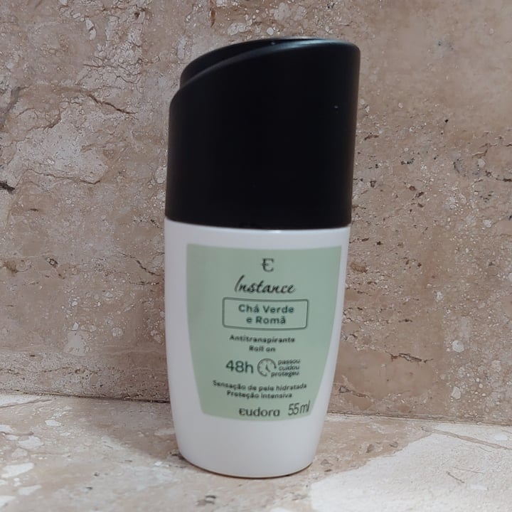 photo of Eudora Antitranspirante Roll On Instance Chá Verde E Romã shared by @taticasari on  20 May 2022 - review