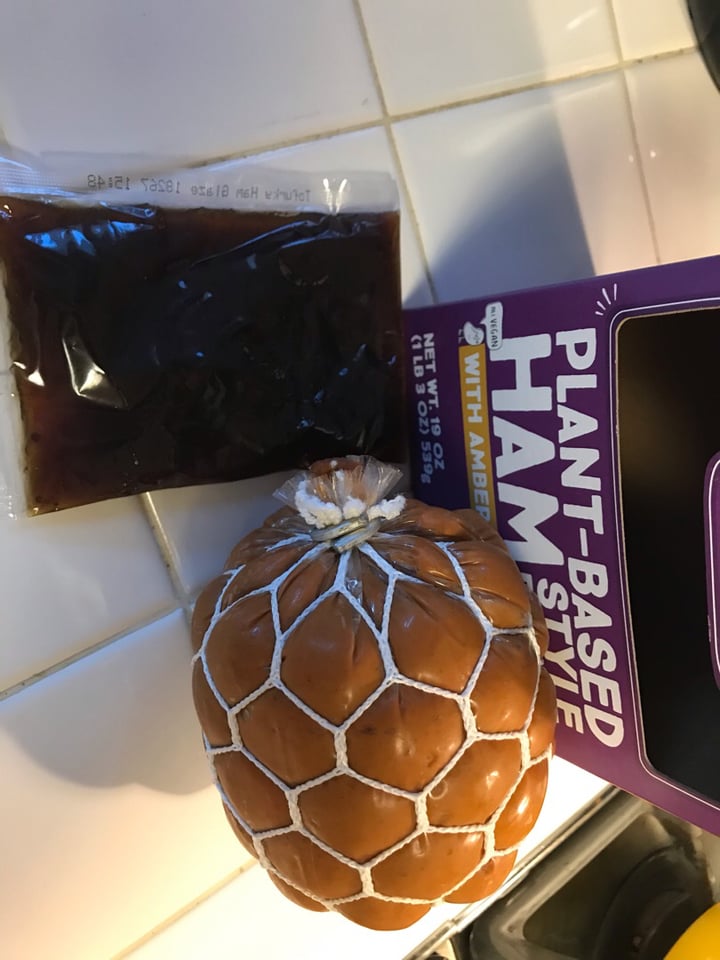 photo of Tofurky Plant-Based Ham Style Roast with Amber Ale Glaze shared by @alexbury on  01 Jan 2020 - review