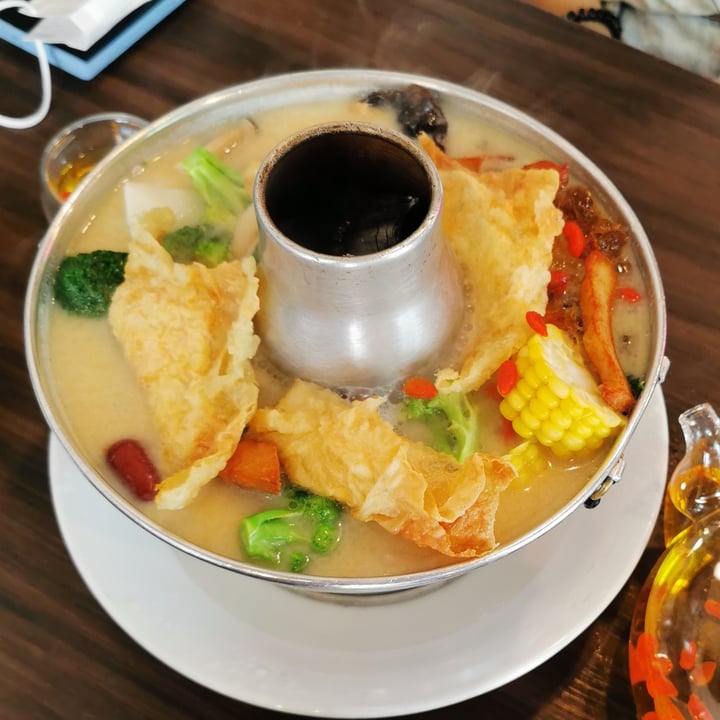 photo of New Fut Kai Vegetarian Restaurant Miso soya milk hotpot shared by @ycarolyn on  16 Aug 2022 - review
