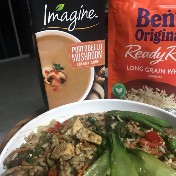 photo of Imagine Foods Creamy Portobello Mushroom Soup shared by @veganlibrarian on  02 Jan 2022 - review