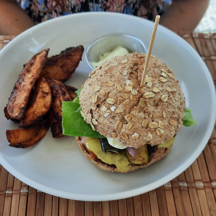 photo of Holy Beach Holy Burger shared by @greta-5 on  10 Sep 2022 - review