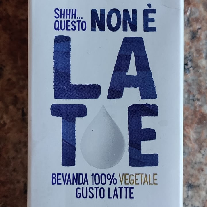 review photo of Alpro This is Not Milk Classic Questo Non è Late Classico shared by @alegelb on 26 Jun 2022 - review