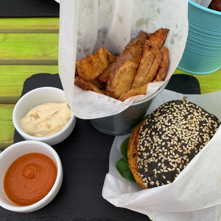 review photo of Coolinart Bully Vegan Burger shared by @ashleeanne on 28 Jun 2019 - review