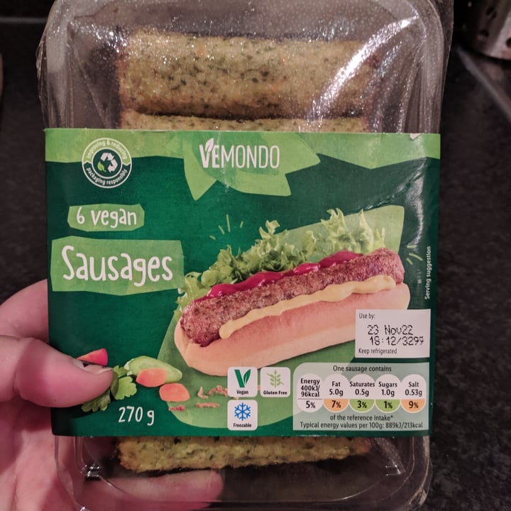 photo of Vemondo Plant Based Sausages shared by @luanitafnt on  29 Nov 2022 - review