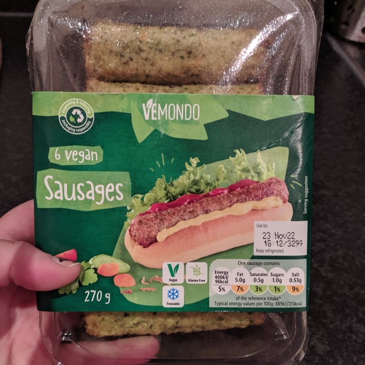review photo of Vemondo Plant Based Sausages shared by @luanitafnt on 29 Nov 2022 - review