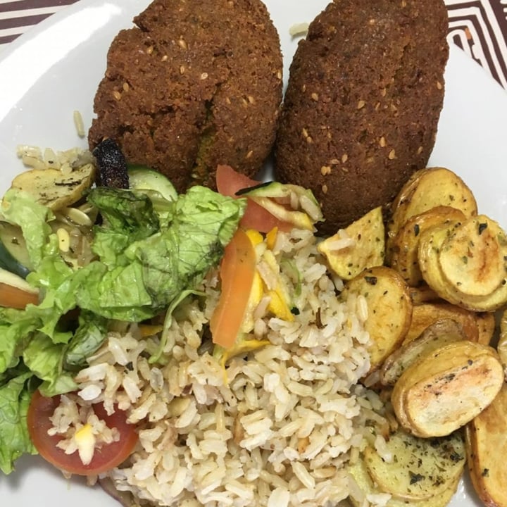 photo of Vegan'us Falafel al plato shared by @vtopia on  21 Jun 2020 - review