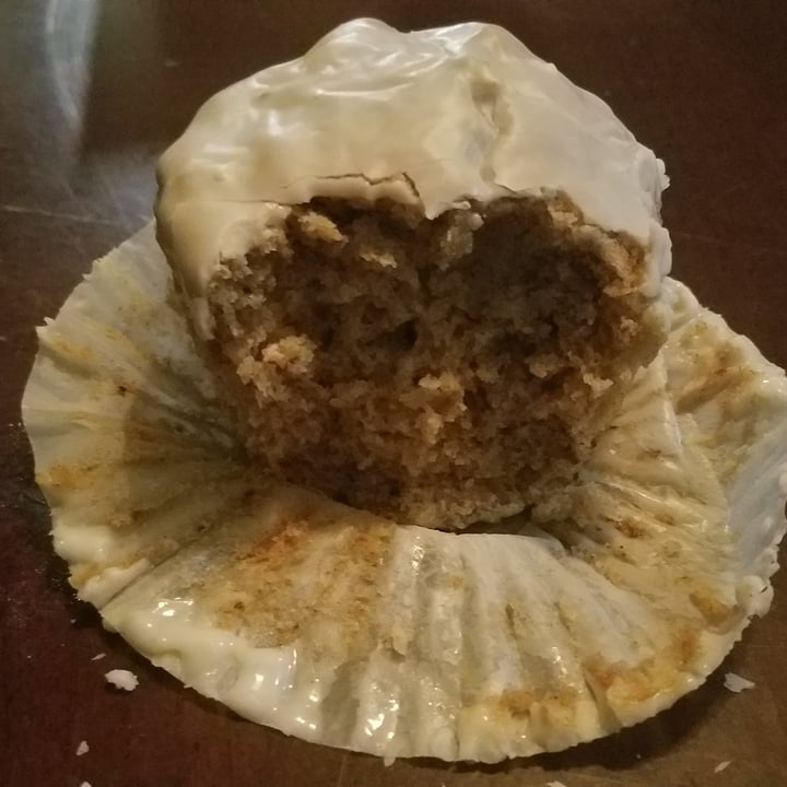 photo of Wisdom Vegan Bakery Cinnamon Roll Muffin shared by @caseyveganforlife on  26 Sep 2020 - review