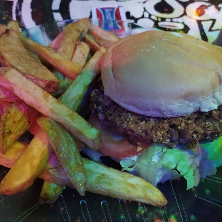 review photo of Costa Sofía Hamburguesa de aduki y tomates secos shared by @gildaconstanza on 13 Dec 2020 - review