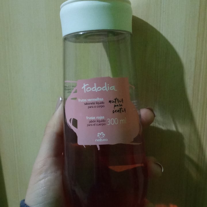 photo of Natura Jabon Liquido Exfoliante Frutas Rojas shared by @linavegan on  07 Jun 2020 - review