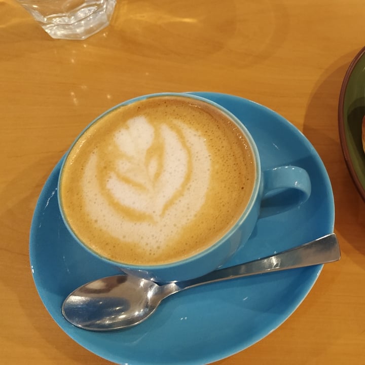 review photo of CAFE CHICO | CAFETERIA DE ESPECIALDAD Combo vegano clásico con medialunas shared by @melisc on 15 Apr 2022 - review
