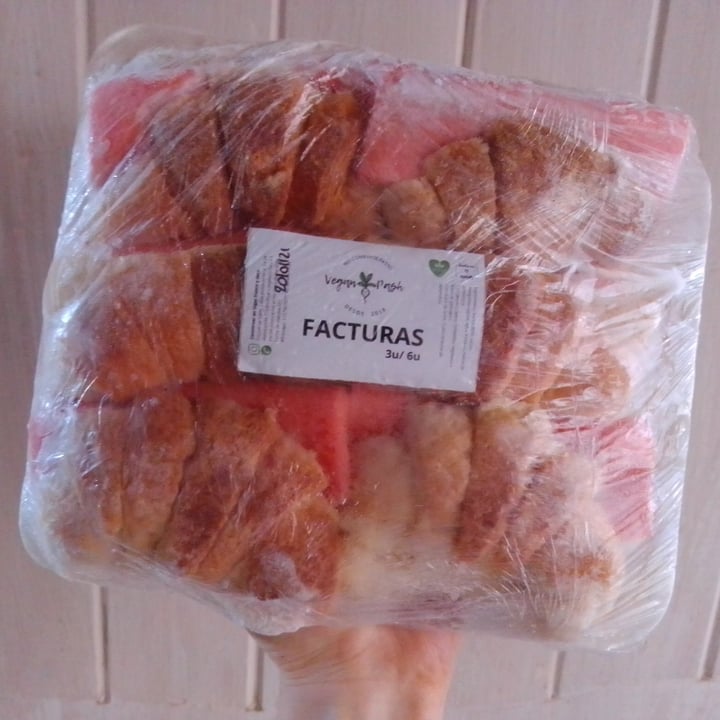 review photo of Vegan Pash Medialunas con jamón y queso shared by @niiickyrom03 on 25 Jan 2021 - review