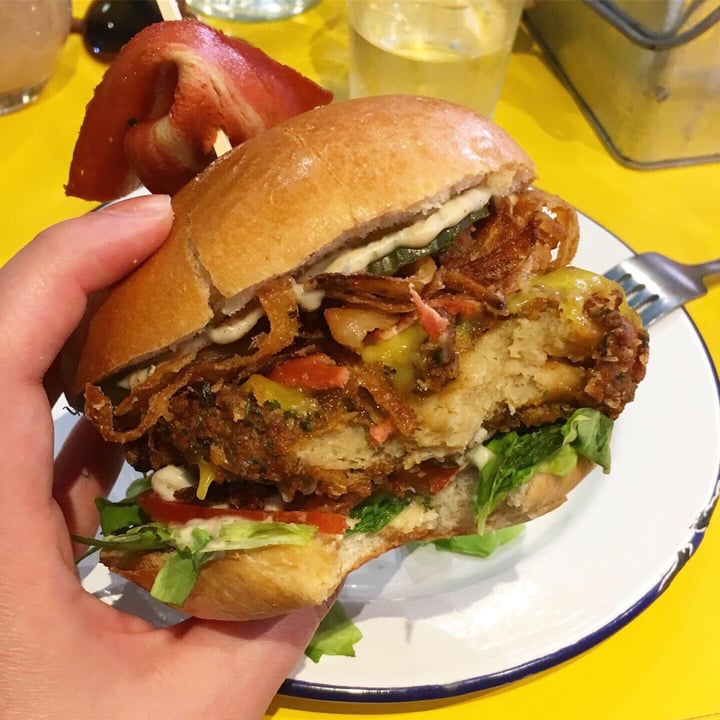 photo of V Rev Vegan Diner Kevin Bacon shared by @lindadoesvegan on  29 Aug 2019 - review