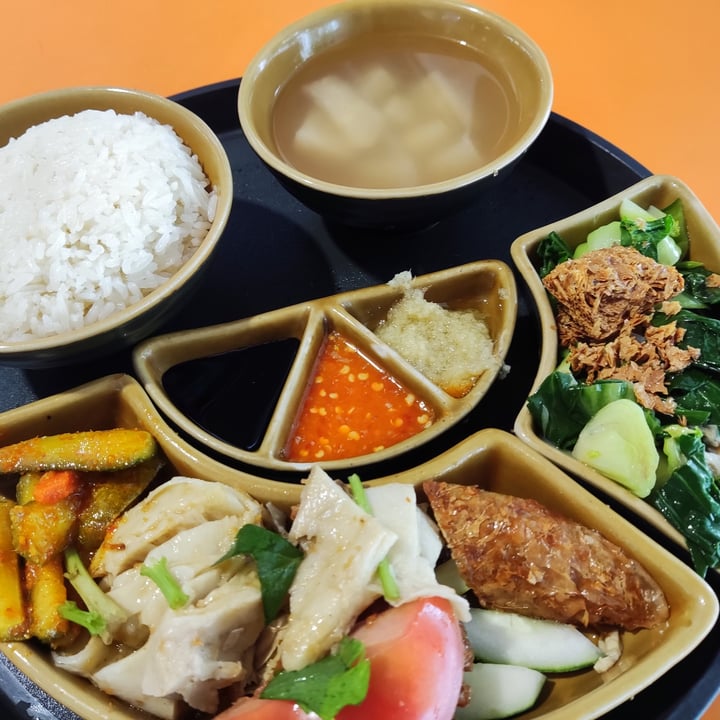 review photo of 409 AMK Market And Food Centre Chicken Rice Set shared by @phgoh on 16 Apr 2022 - review