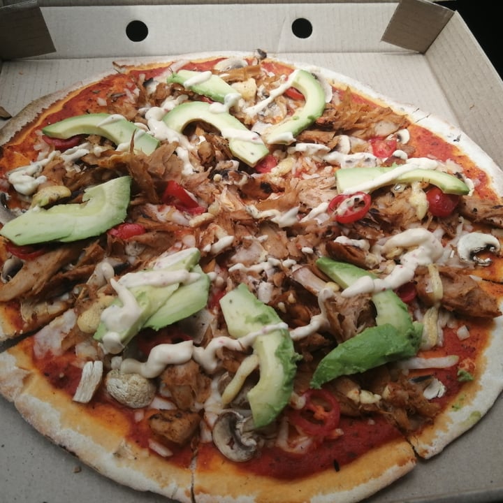 photo of Vegan Street Food ZA Chickless Mayo Pizza shared by @thegreendietitian on  21 Feb 2021 - review