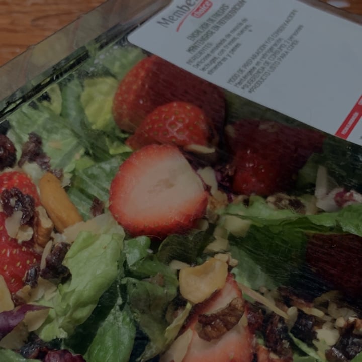 review photo of City Club Ixtapaluca Ensalada fresas y nueces shared by @alinereye on 18 Jan 2022 - review