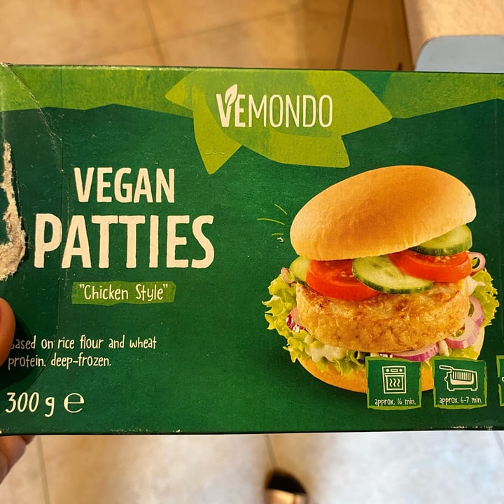 photo of Vemondo Vegan Patties Chicken Style shared by @leandrarusso on  19 Apr 2022 - review