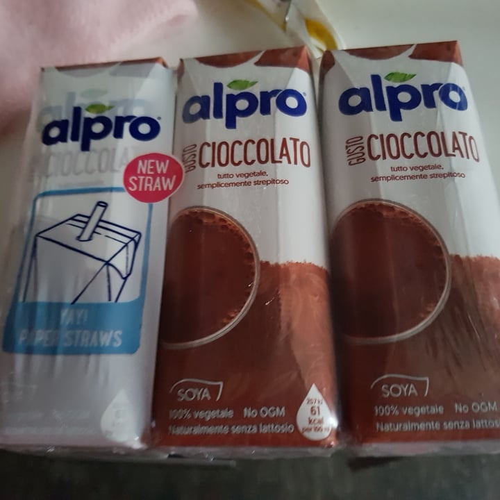 photo of Alpro Gusto Cioccolato shared by @giulipimpiveg on  10 Jan 2022 - review