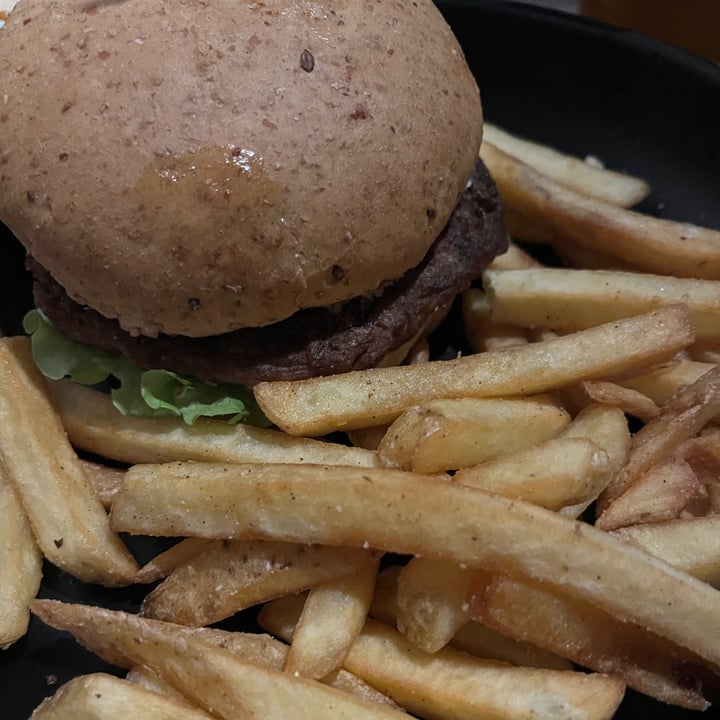 photo of Binario Magic Pub Burger Vegano shared by @vulcanoattivo on  09 Dec 2022 - review
