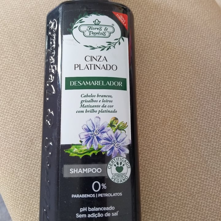 review photo of Flores & Vegetais Shampoo Cinza Platinado shared by @angelarosario on 22 May 2022 - review