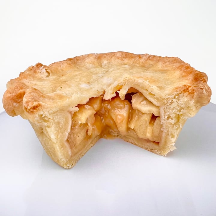 photo of Ben & Esther’s Vegan Delicatessen Apple Pie shared by @pdxveg on  23 Nov 2021 - review