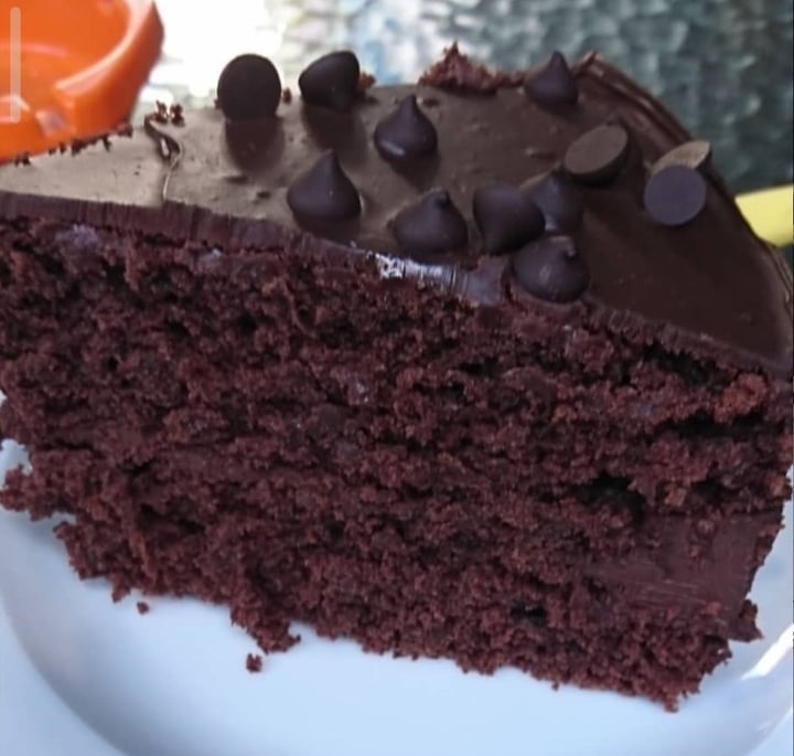 photo of Luna's Kitchen Beirut Chocolate Cake shared by @beccyliz on  01 Apr 2020 - review