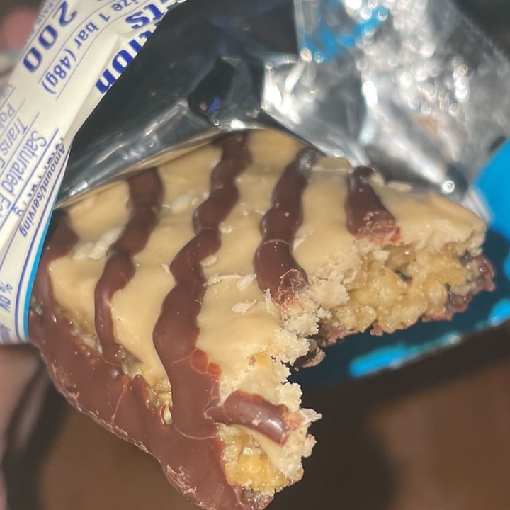 review photo of LUNA Chocolate Dipped Coconut Bar shared by @choliebot on 16 Nov 2021 - review