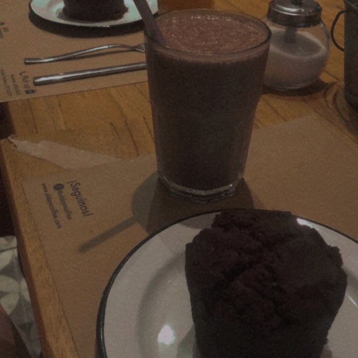 photo of OL'DAYS Coffee and Deli Muffin de Chocolate Vegan shared by @anaacraveroo on  06 May 2021 - review