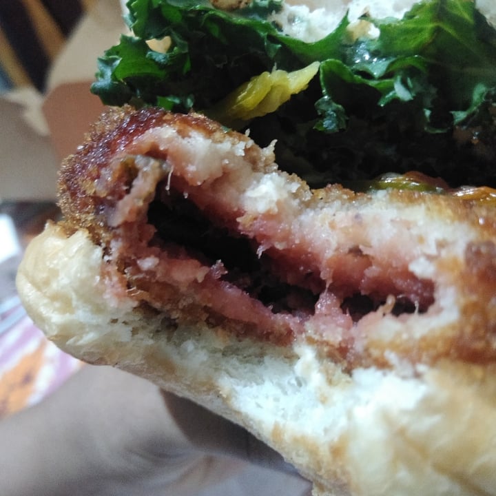 photo of Louis Burger Vegan Gratitude+ Smoked BBQ Onion Rings+ Coke shared by @anjunj on  22 May 2022 - review