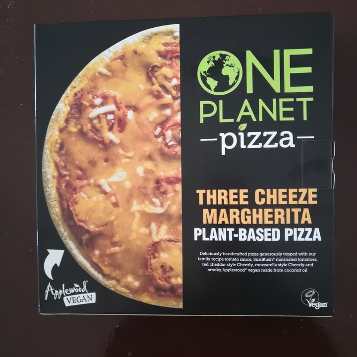 review photo of One planet pizza Three Cheezly Margherita shared by @pigsarecutex on 29 Aug 2021 - review