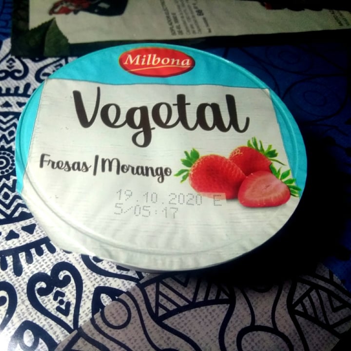 photo of Milbona Yogur fresa y leche de coco shared by @rok on  14 Mar 2021 - review